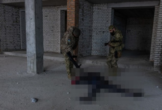 慎入:乌兵遭俄军虐杀 被挖眼割耳舌