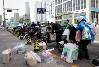 疫情紧张 北京居民也开始预防性囤粮了