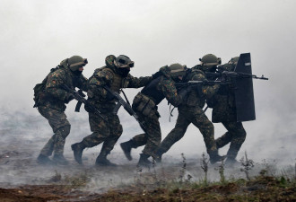 普京亲信呼吁保护马里乌波尔平民士兵