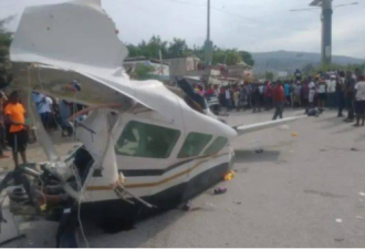 飞机出发后在公路坠毁 砸中市民 至少6死