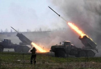 专家吹上天的俄火箭炮覆盖 为何仍无法打垮乌军