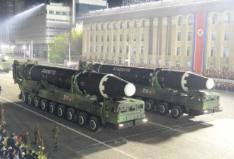 朝鲜举行阅兵 洲际导弹高超音速武器亮相