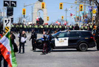 加拿大再次爆发大游行，首都又乱了！