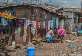 &quot;以性换水&quot; 肯亚贫民窟水贩子成居民最大梦魇