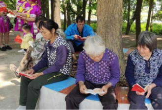 中国新气象：人手一册口袋书 处处掀起学习热