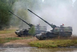 世界四大重炮集体抵乌 正面对轰俄军最强集团军