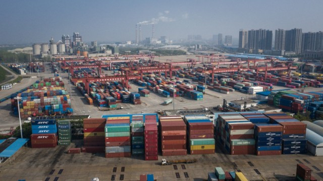 ?国出口增速一路狂降经济下行超乎想象 ?国经济 ?国出口 进出口 国债利率 人民币 美元 清零 卖地收入 房地产 希望之声