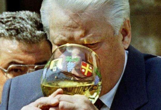 贪杯总统叶利钦：为了喝酒跟克林顿躲进厕所