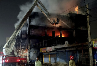 印度首都商用建物大火 至少27死数十人受伤