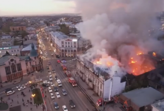 俄罗斯伊尔库茨克青年观众剧院发生火灾