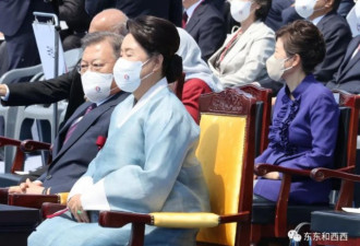 第一夫人“眼神杀”，吓得韩国新总统秒放酒杯