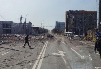 乌克兰延长戒严和动员 俄称亚速钢厂1730人投降