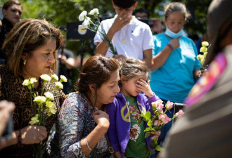 校园枪击案后 得州华人妈妈的悲伤和恐惧