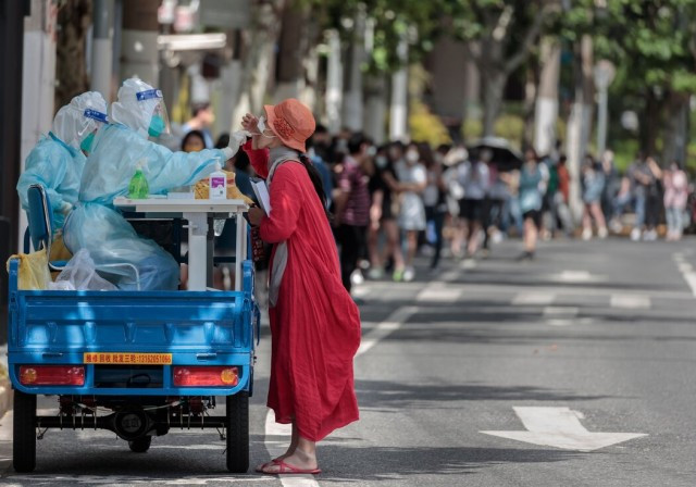 ?国多地转向常态化核酸检测，引发对经济担忧- 纽约时报?文网