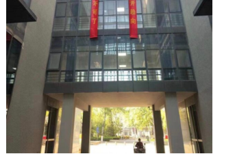“打倒官僚主义” 天津多所大学爆发抗议