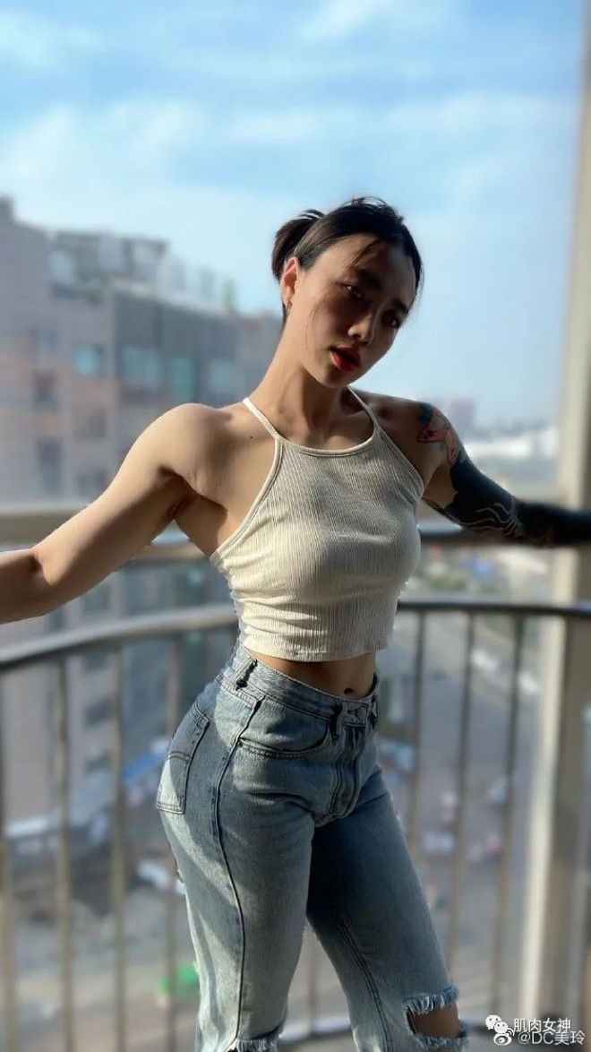 【美女】当健身界“最美空姐”脱下制服,画面太美不敢看...