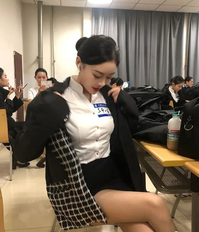 【美女】当健身界“最美空姐”脱下制服,画面太美不敢看...