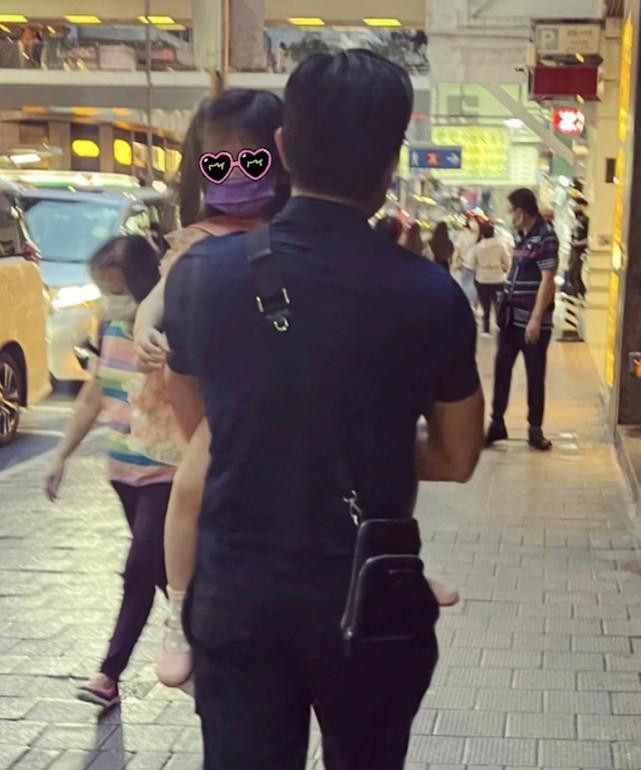 方媛晒跟老公秀恩爱 郭富城抱娃父爱满满