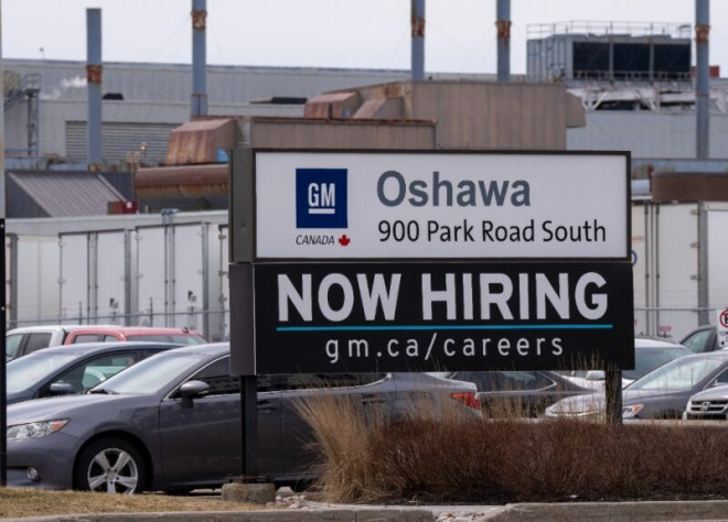 Employment in Canada: In April, the unemployment rate drops again
