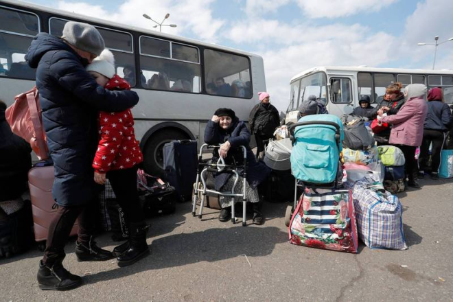強送烏克蘭難民到「過濾營」！60歲嬤遭逼「脫衣驗身」淚訴屈辱過程