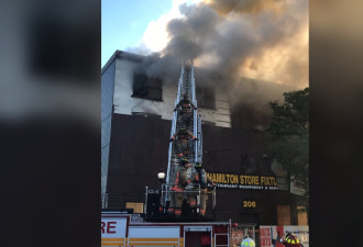 汉密尔顿商业楼爆发3级火警