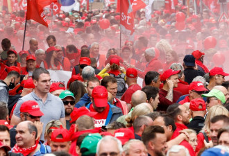 比利时7万劳工涌入首都抗议抗通膨不力