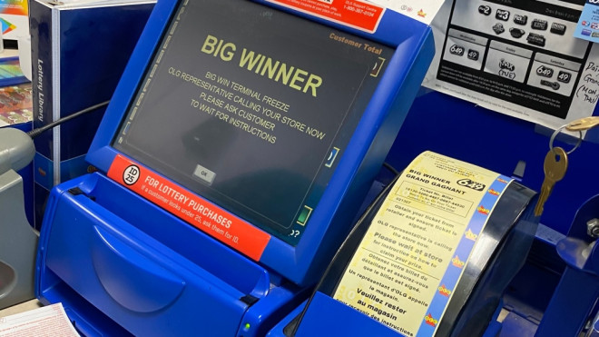 Local man wins $10,000 with Lotto 6/49 | CTV News