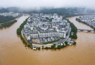 中国南方多地暴雨 数十万人大撤离