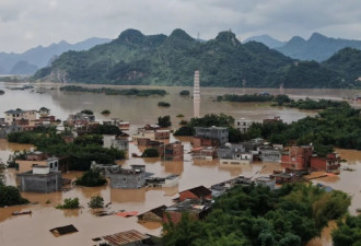 “百年一遇”洪水 广东英德仍被大水浸泡