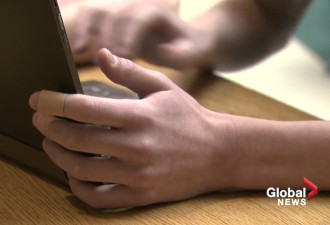 加拿大被绑架少女的父亲发警示：”要小心互联网”