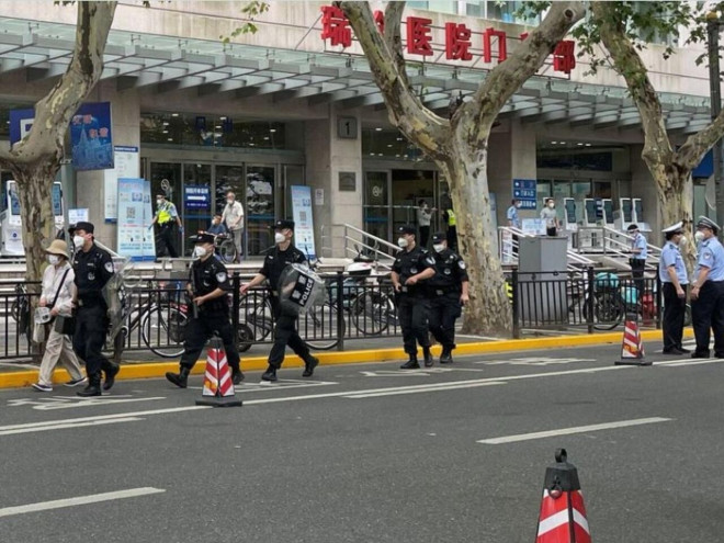 上海医院持刀砍人案警方称4人伤