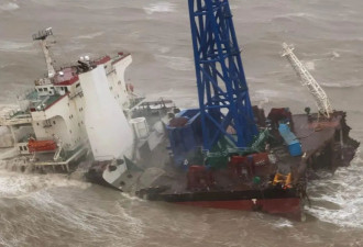 一艘沉没在台风中的老船与消失的船员