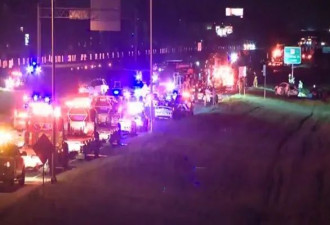 蒙特利尔大卡车冲入车群，已致2死10伤！