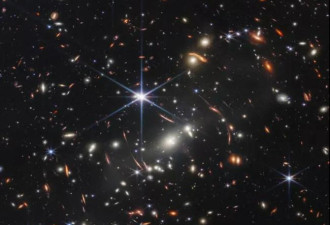距离330亿光年 望远镜发现最古老星系