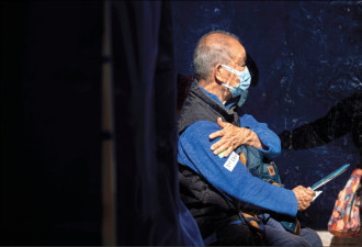 中国强制接种出狠招 老人不打疫苗扣退休金