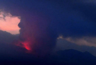 日本樱岛火山大规模喷发:火山碎屑流出