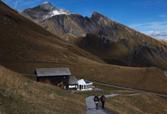 瑞士菲尔斯特山 高山天池风景如诗如画