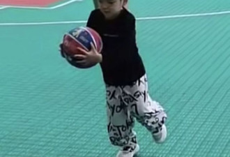 陈晓陪儿子打篮球 小星星眉清目秀像爸爸