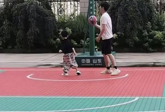 陈晓陪儿子打篮球 小星星眉清目秀像爸爸