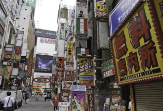 日本是单身妈妈，被迫流入风俗街