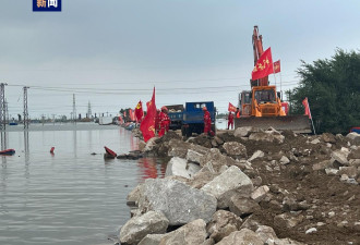 辽宁省酿46万人涝灾 当地堤坝遭强水冲破溃决