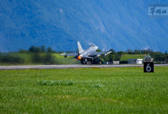F-16V挂弹升空 台:解放军逼近花莲和平电厂是假讯息