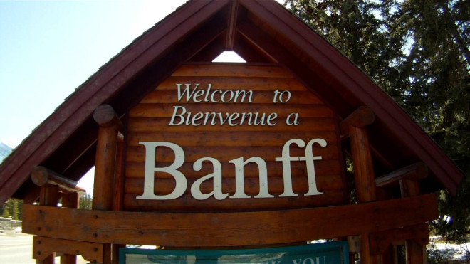 Canada Alberta "Welcome to Banff" sign - YouTube