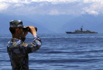 路透：20艘军舰今天在台海中线对峙