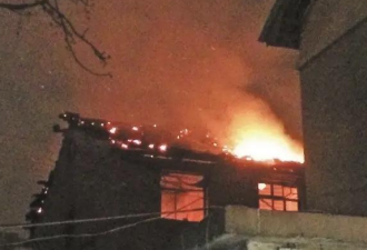 突发：民房起火燃烧1个多小时，7人丧生火海