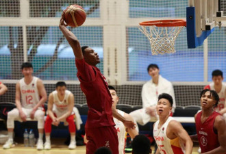 中国男篮输给美大学校队 媒体：不丢人