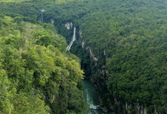 地球最美裂缝 横贯贵州80公里天然峡谷
