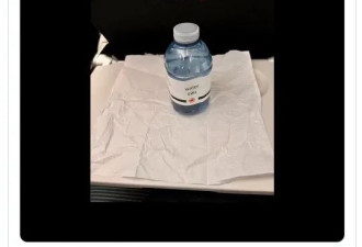 多伦多女乘客吐槽加航&quot;飞机餐&quot;：只收到一瓶水+餐巾纸！
