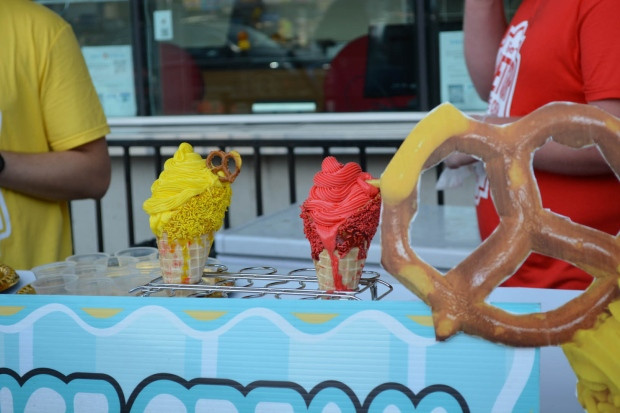 Resized/JPEG/Ketchup and Mustard ice cream.jpg