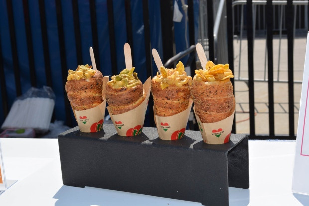 Resized/JPEG/Evas Mac and Cheese Cones 2.jpg